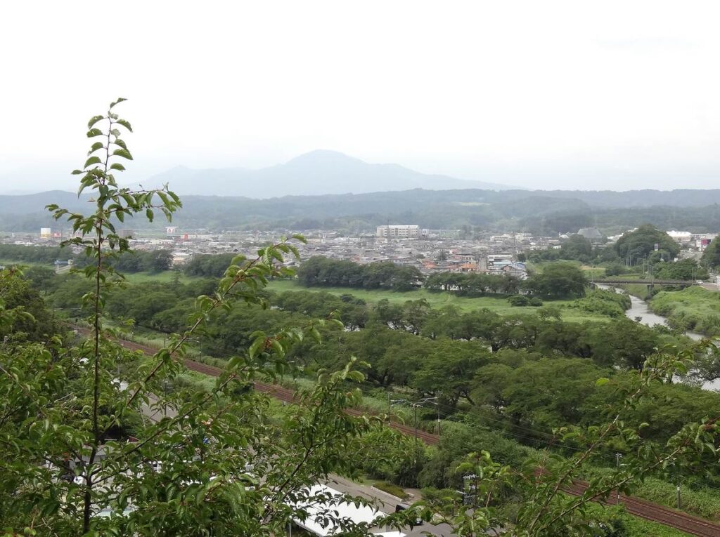 船岡城址公園の高台から見える大河原町の街並み